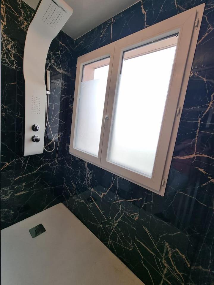 Grand Appartement 3 Chambres Disney - Paris - 82M2 Neuilly-sur-Marne Buitenkant foto